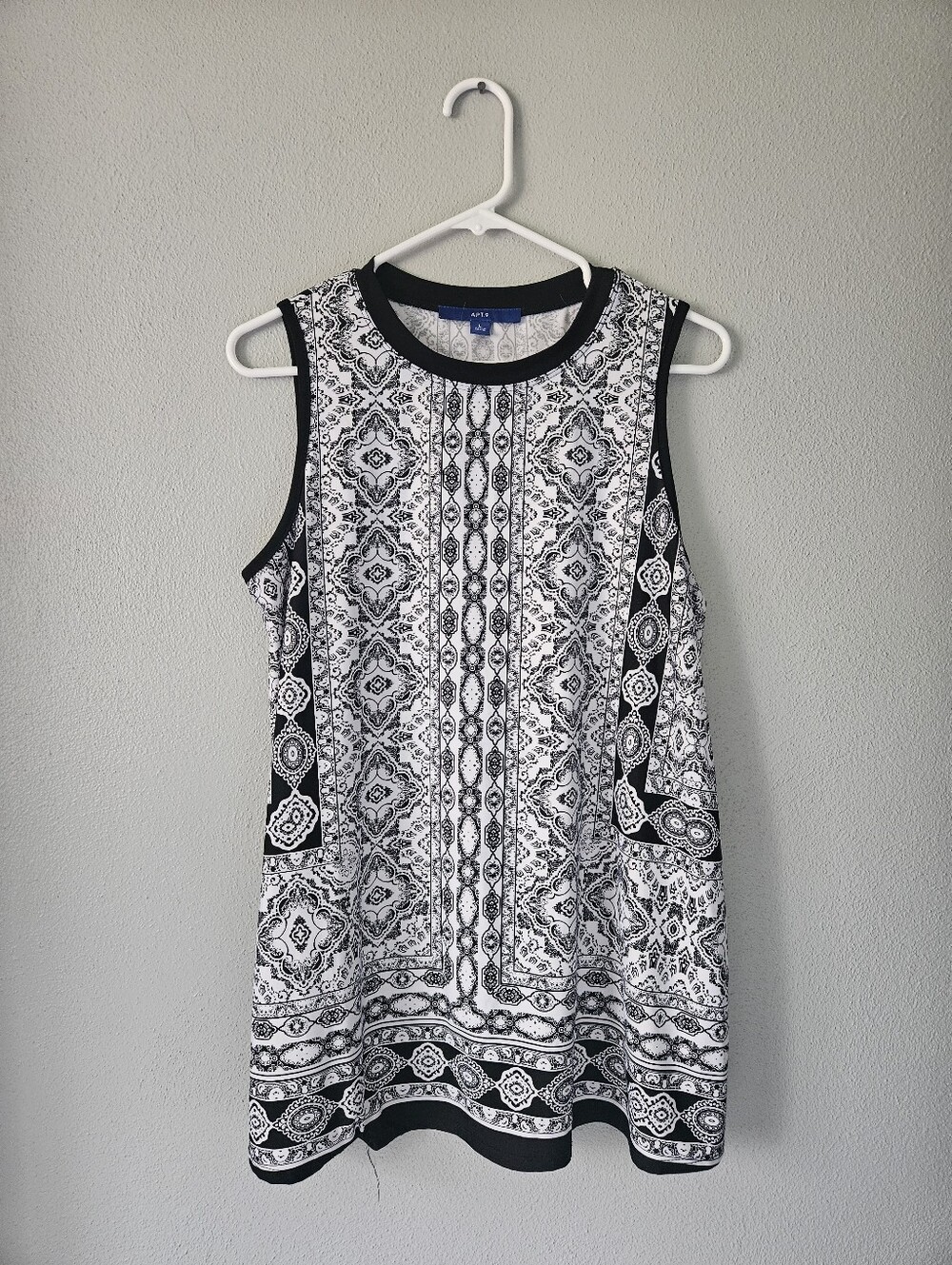 Apt. 9 Black and White Printed Sleeveless Tank
